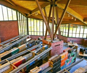 图书馆装修效果图 木质吊顶