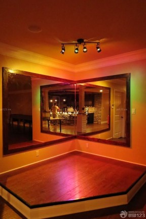 酒吧舞台装修图片 玻璃镜装修效果图片