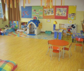 幼儿园教室浅色木地板装修效果图图片