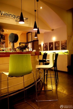 复古酒吧吧台装修效果图 酒吧灯光设计