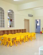 美式幼儿园室内浅色木地板装修效果图
