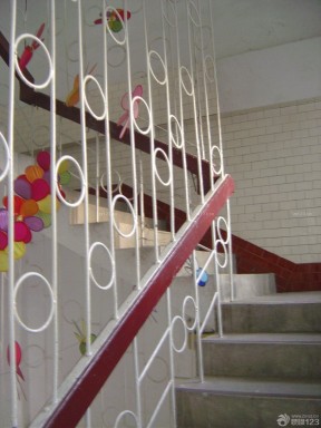 幼儿园楼梯装修效果图 