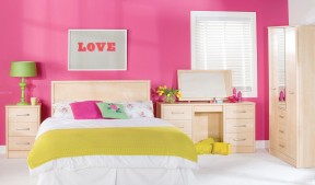 女生小卧室装修效果图 粉色墙面装修效果图片