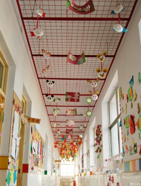幼儿园走廊吊顶装饰图片