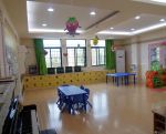 幼兒園室內(nèi)淺色木地板裝修效果圖圖片大全