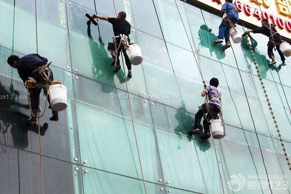 北京擦玻璃公司哪个好——北京舒馨园清洁保洁服务公司