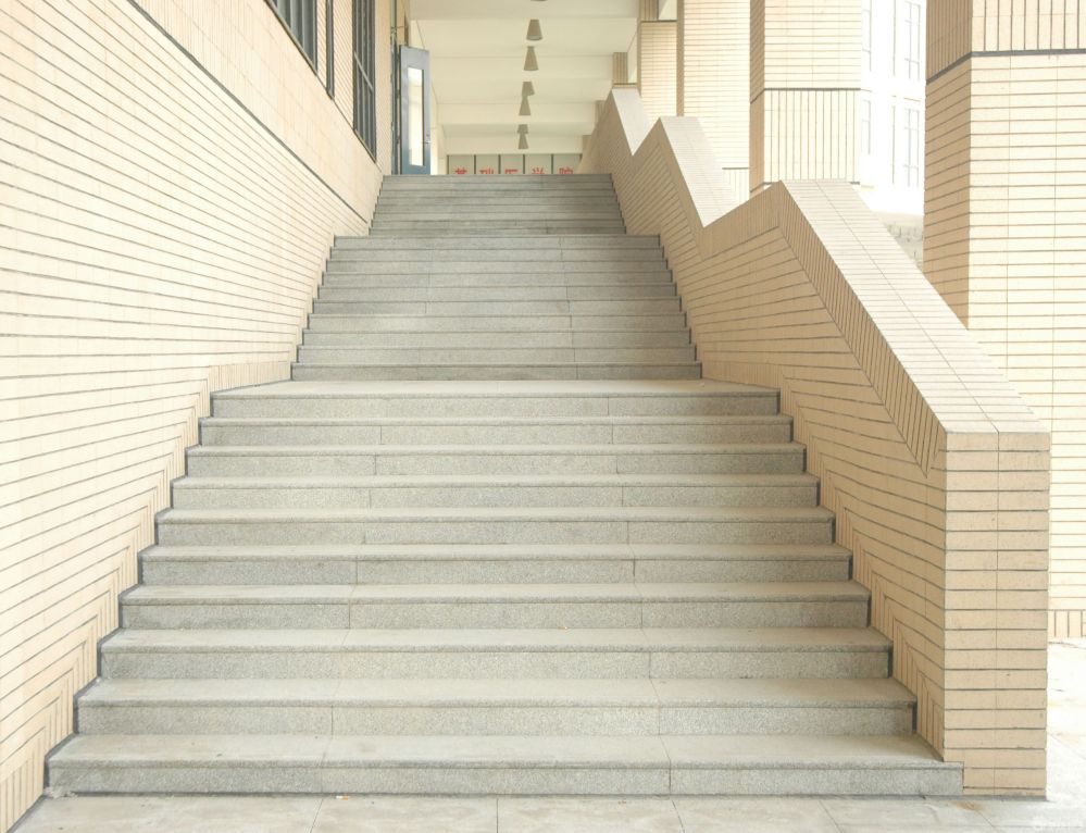 大学学校楼梯装饰设计图片