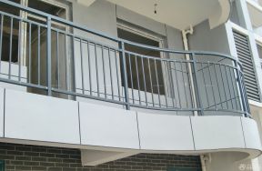 小户型锌钢阳台护栏装修效果图
