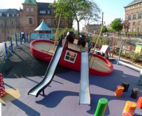 国外幼儿园户外滑梯设计装修效果图片欣赏