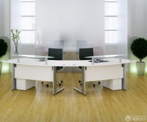 辦公室圖欣賞 淺色木地板