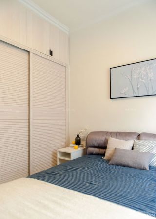 最新60平米两室一厅卧室衣柜门装修效果图片大全