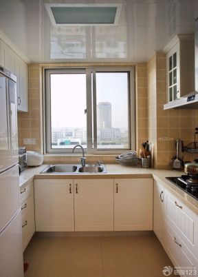 70平米两室一厅小厨房装饰设计效果图