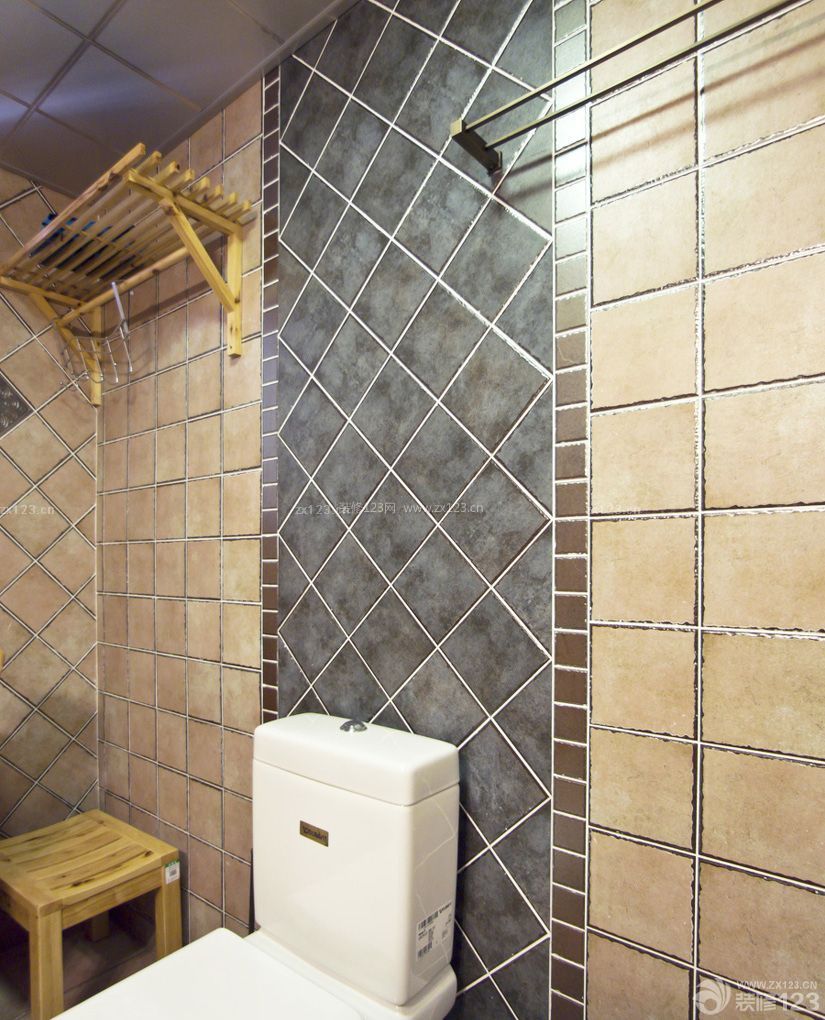 60平两室一厅卫生间瓷砖装修样板图