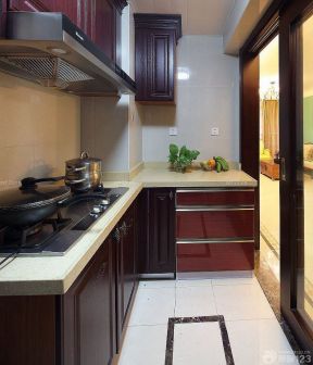 70平米两室一厅小厨房装饰效果图 橱柜门