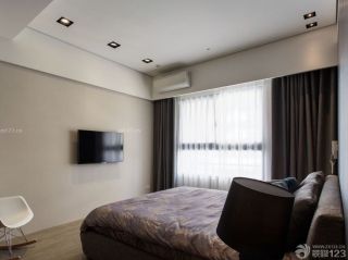 家装两室一厅70平米卧室纯色窗帘装修效果图片2023
