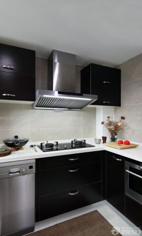 70平米小户型厨房装修效果图 现代简约家装图片