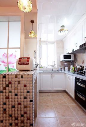 70平米小户型厨房装修效果图 家装厨房设计效果图