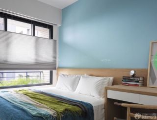 三室两厅90平房屋卧室纯色壁纸装修效果图片