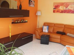 60平米小户型客厅设计 橙色墙面装修效果图片
