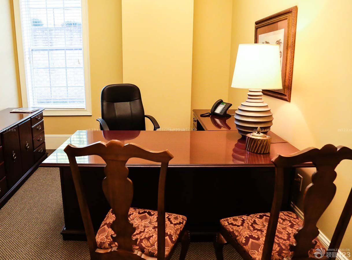 总经理办公室办公桌椅装修效果图片