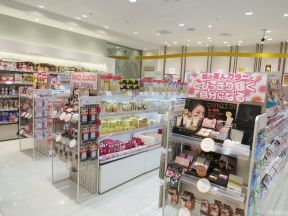 化妝品店裝修效果圖 現(xiàn)代風(fēng)格設(shè)計(jì)