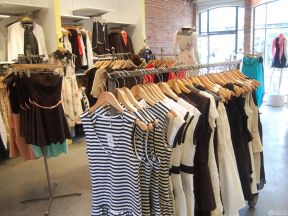 女服裝店裝修效果圖 室內(nèi)設(shè)計(jì)