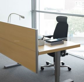 办公室创意隔断式办公桌图片-每日推荐