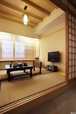 客厅飘窗日式榻榻米装修效果图片