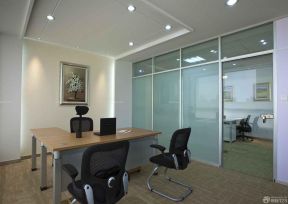 简单办公室铝合金玻璃隔断装修图