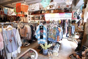 小型服裝店裝修圖片 室內(nèi)裝飾