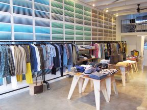 小型服裝店裝修圖 背景墻設(shè)計(jì)