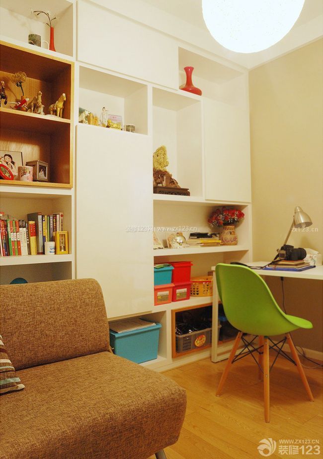 现代小户型家装 书柜装修效果图片