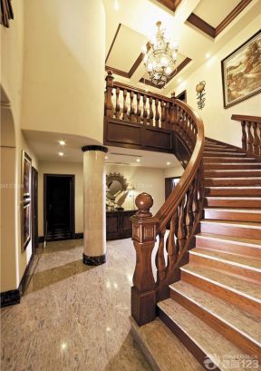 美式设计风格 室内楼梯扶手装修效果图