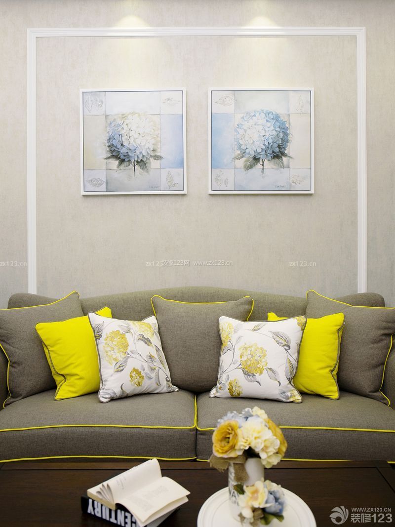 现代简约客厅沙发背景墙装饰画