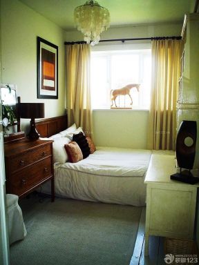 小卧室床设计 70平米装修设计图