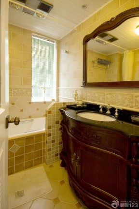 美式家装风格室内浴室柜装修效果图片