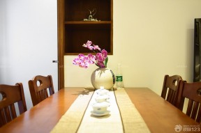 時尚現(xiàn)代風(fēng)格實木餐桌裝修效果圖片