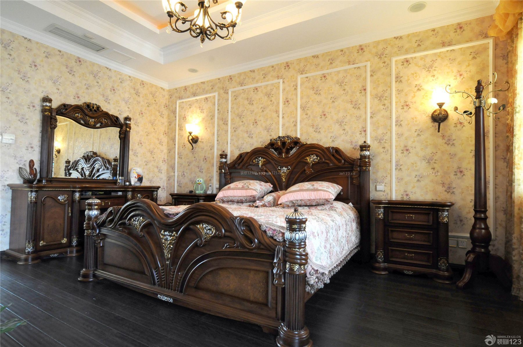 古典欧式卧室壁灯效果图