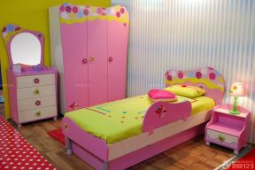 时尚粉色儿童小卧室设计图