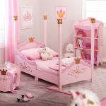 温馨粉色女生公主卧室设计