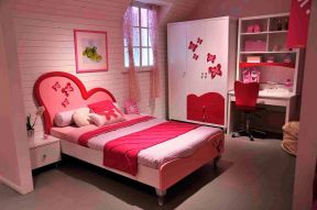 温馨粉色女生卧室 斜顶阁楼装修效果图