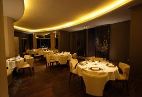 西餐飯店隔斷效果圖