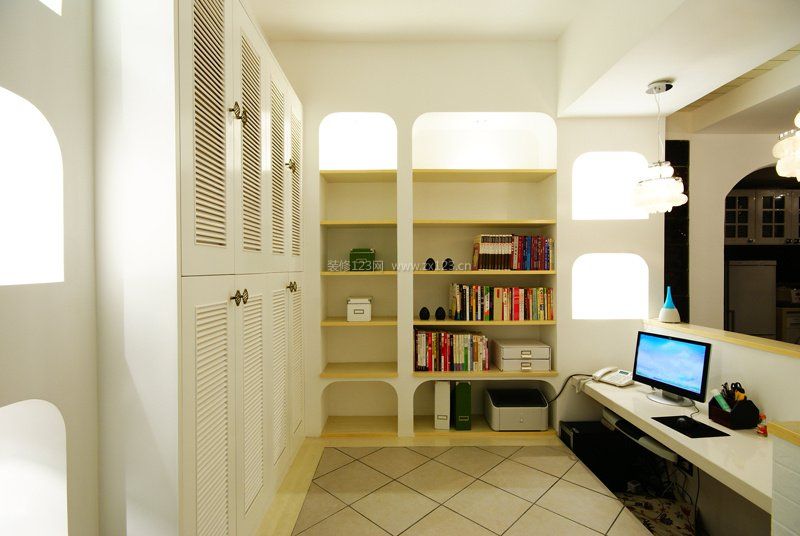 70平米小户型书房装饰设计图