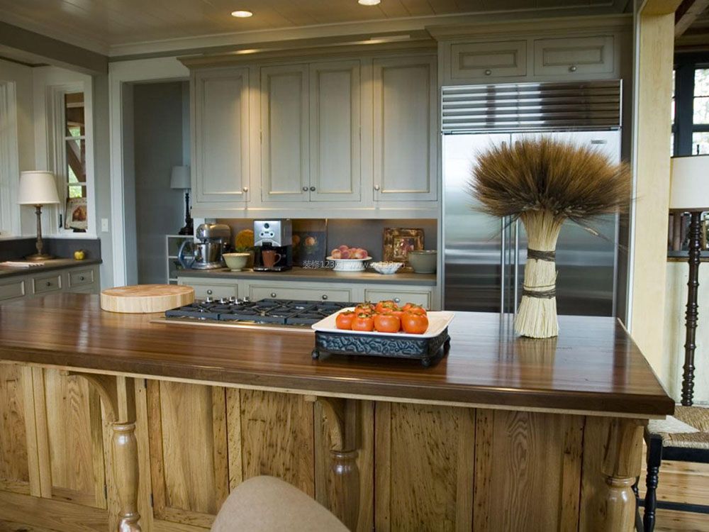 家居厨房木质吧台装修效果图片