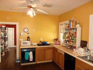地中海家居厨房黄色墙面装修效果图片