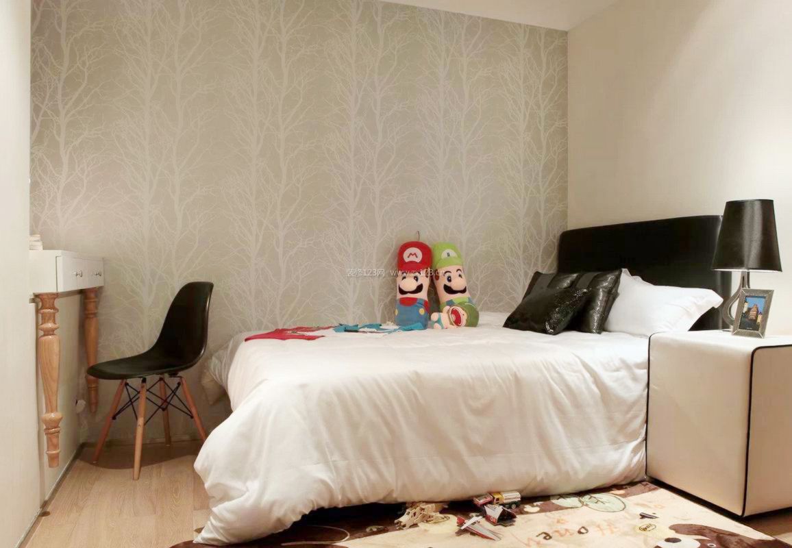 2023最新12平米卧室壁纸装修效果图片
