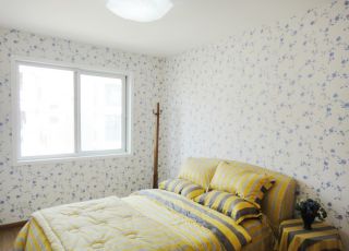 12平米卧室花藤壁纸装修效果图片