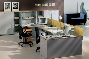 小型办公室装修图 办公桌椅装修效果图片