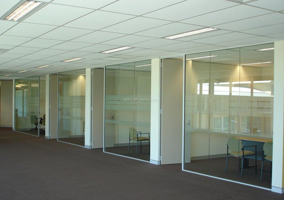 最新办公室玻璃隔断设计效果图集