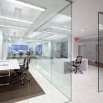 公司办公室玻璃隔断设计效果图欣赏